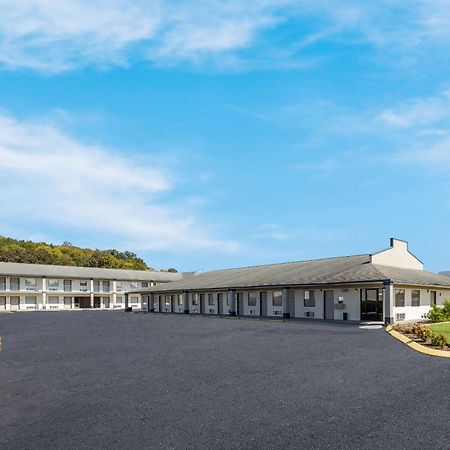 Rodeway Inn Elkton Bagian luar foto