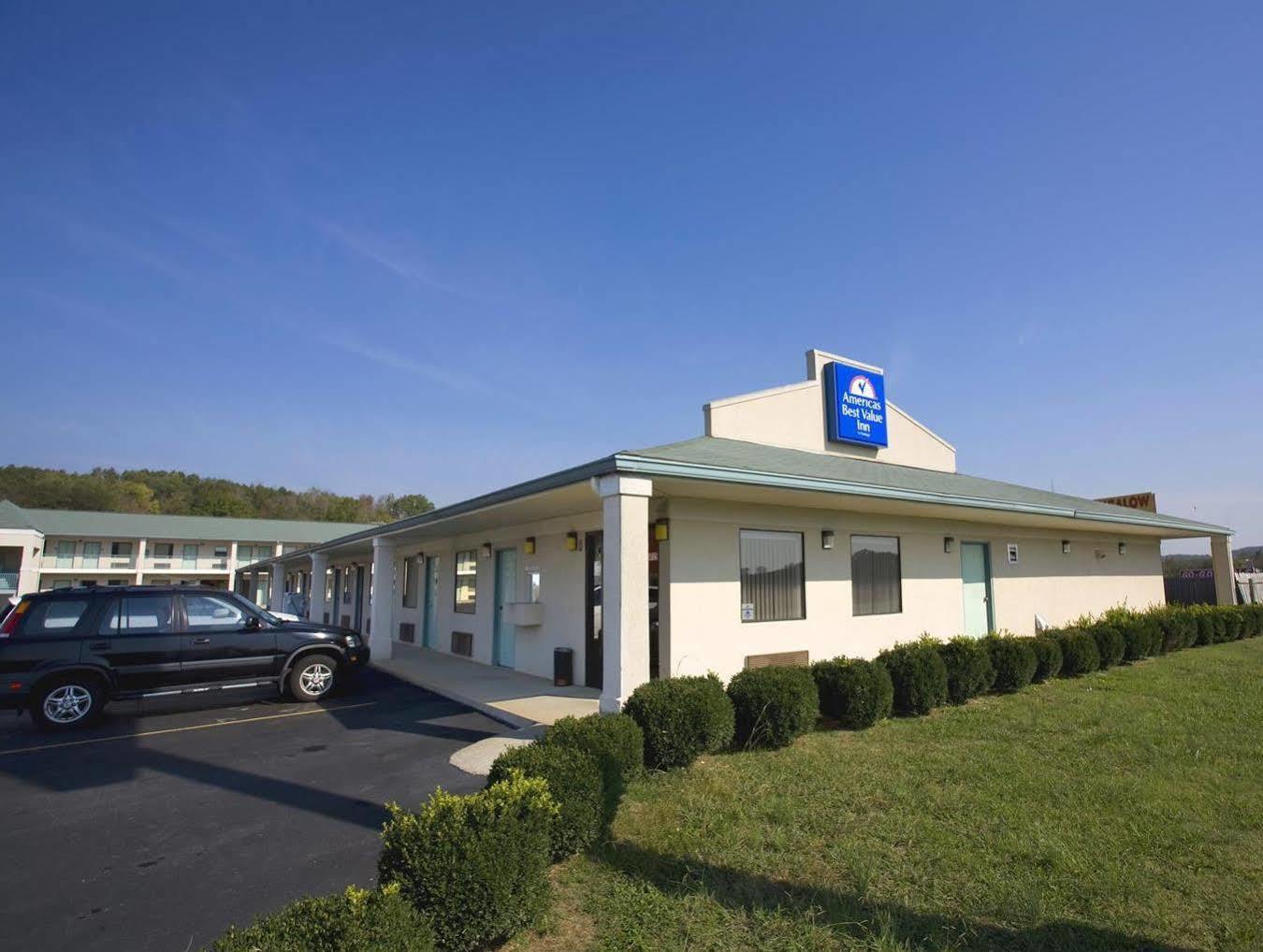 Rodeway Inn Elkton Bagian luar foto