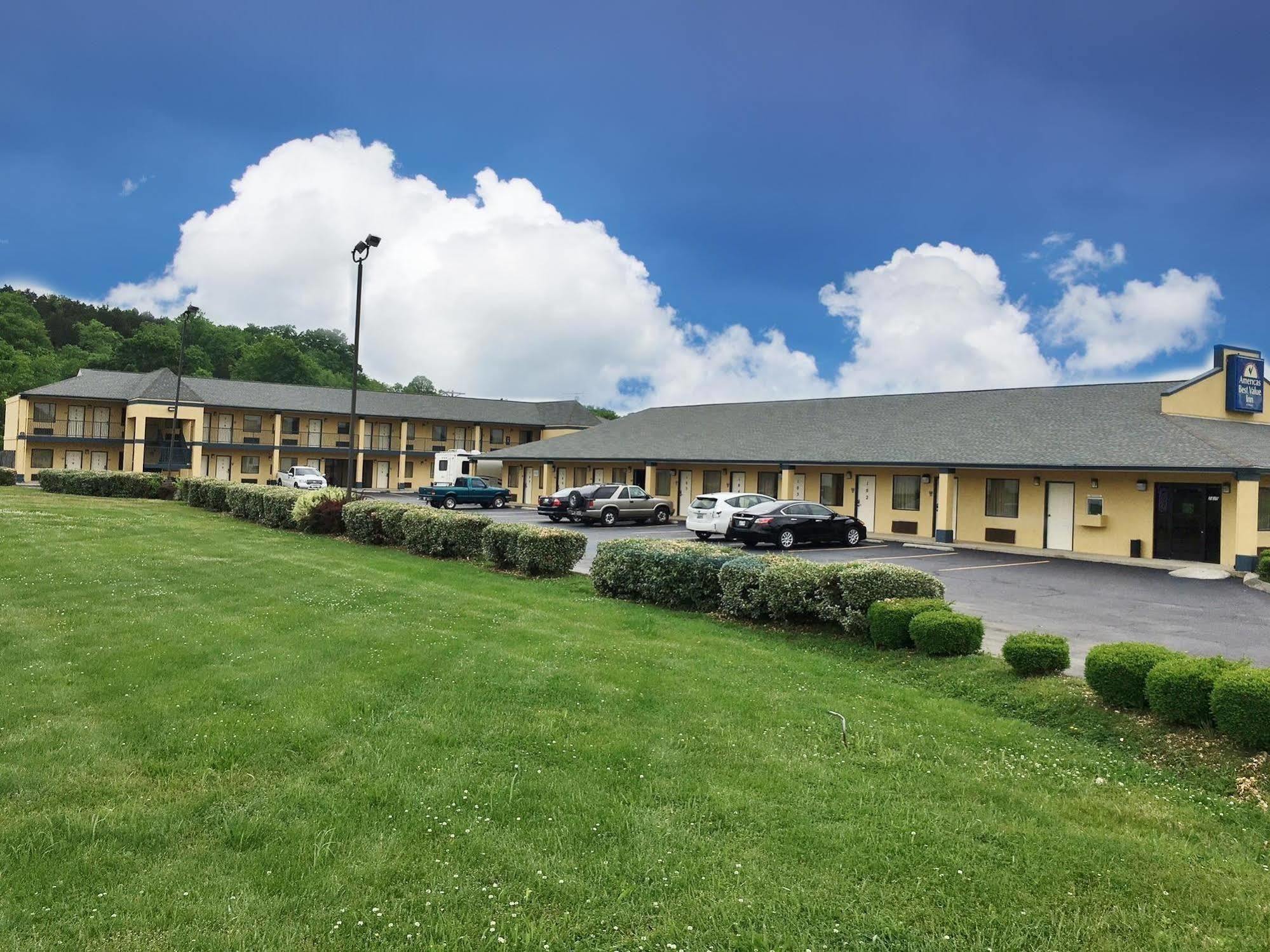 Rodeway Inn Elkton Bagian luar foto